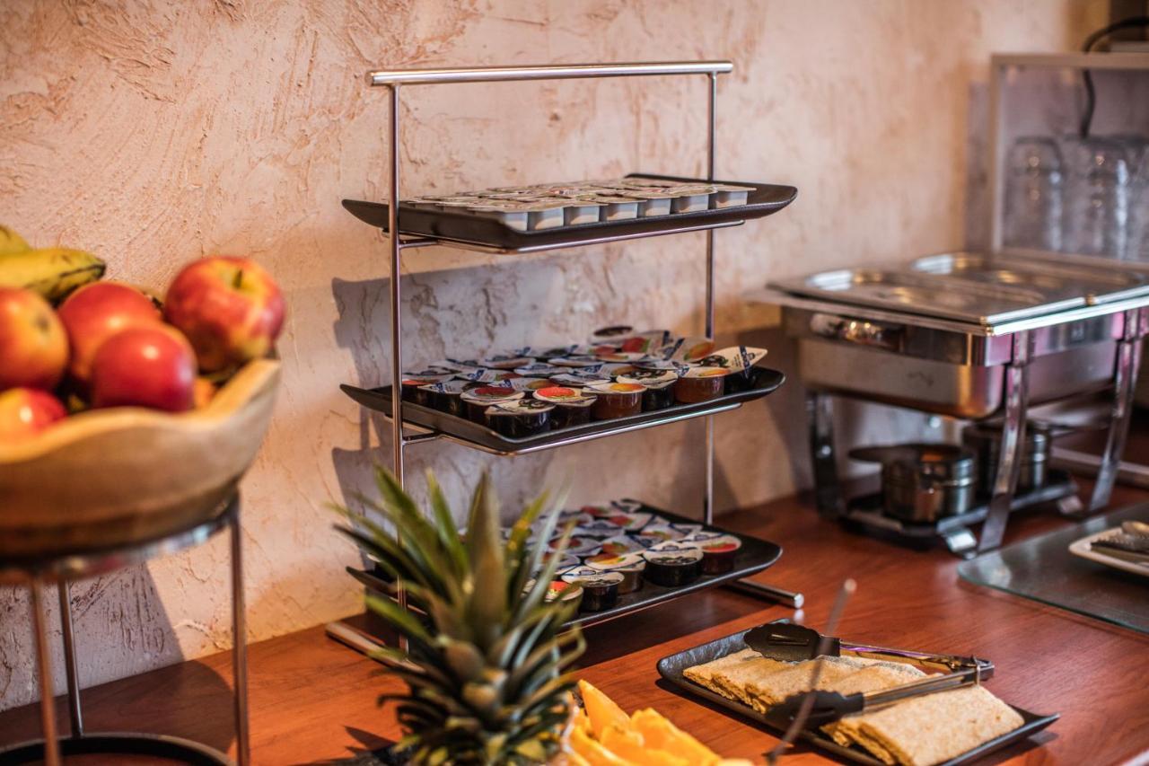 Hotel Le Provencal Слейс Екстер'єр фото