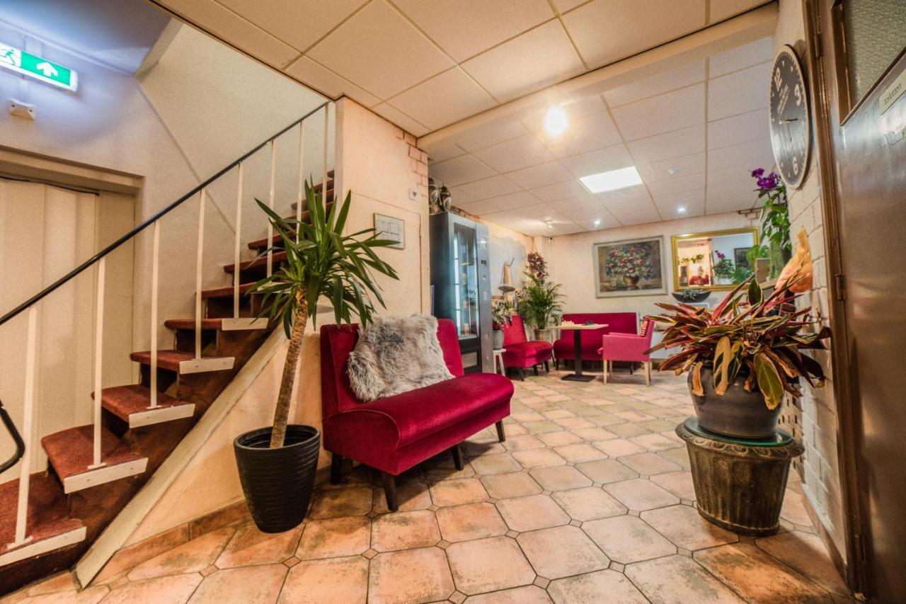 Hotel Le Provencal Слейс Екстер'єр фото