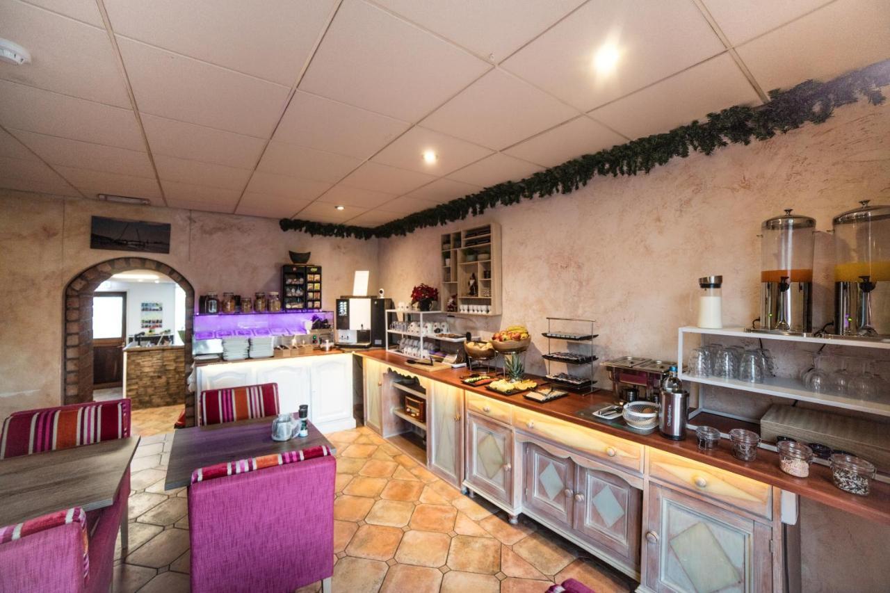 Hotel Le Provencal Слейс Екстер'єр фото